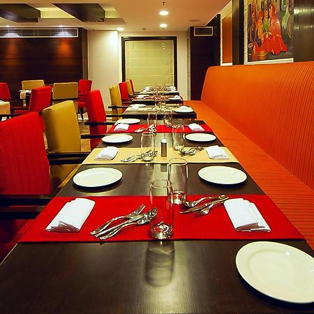The Golden Plaza Hotel Panchkula Esterno foto