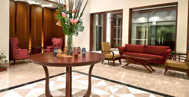 The Golden Plaza Hotel Panchkula Esterno foto