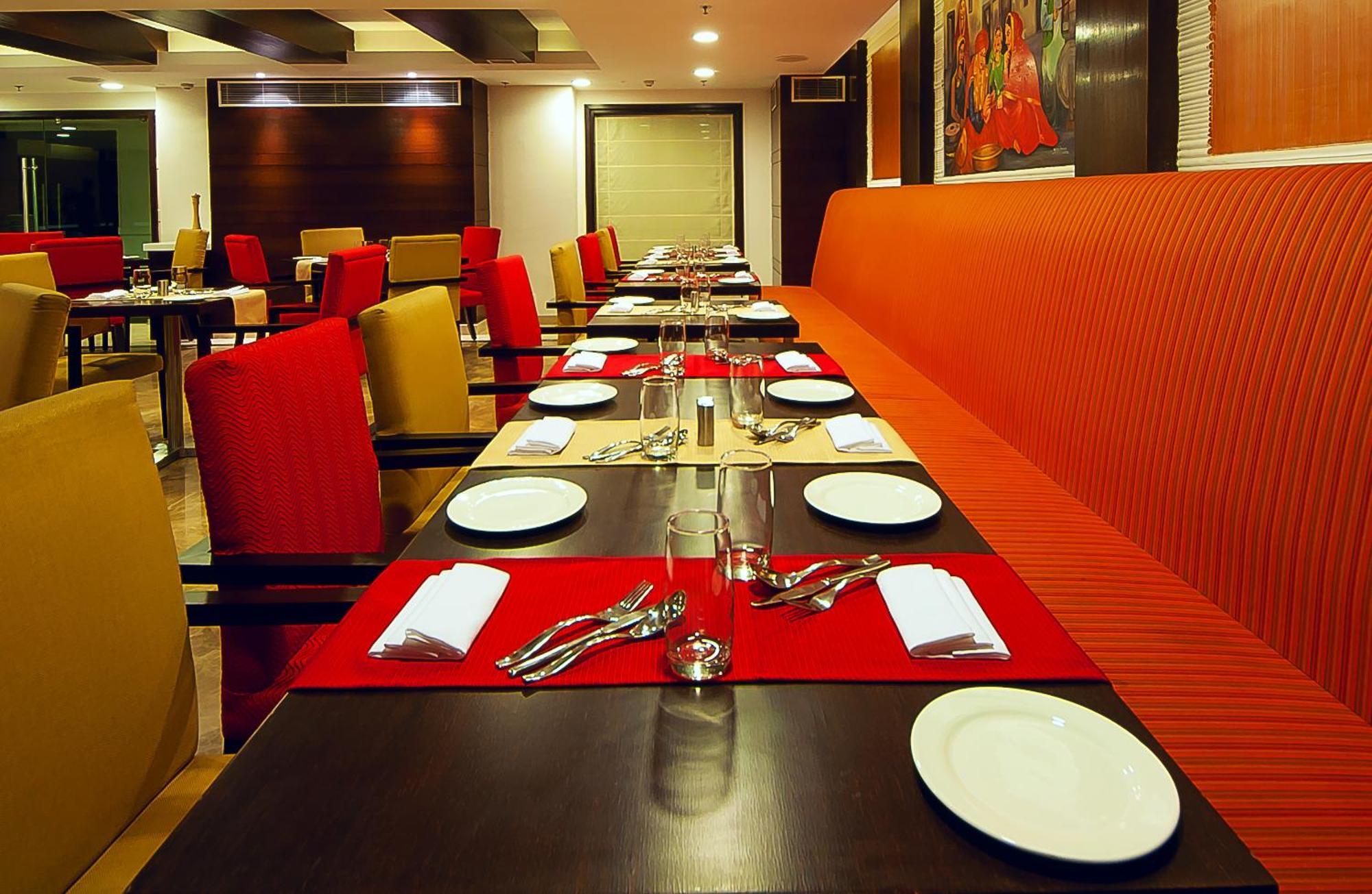 The Golden Plaza Hotel Panchkula Esterno foto