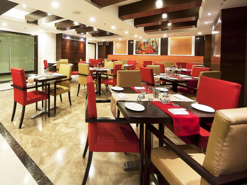 The Golden Plaza Hotel Panchkula Esterno foto
