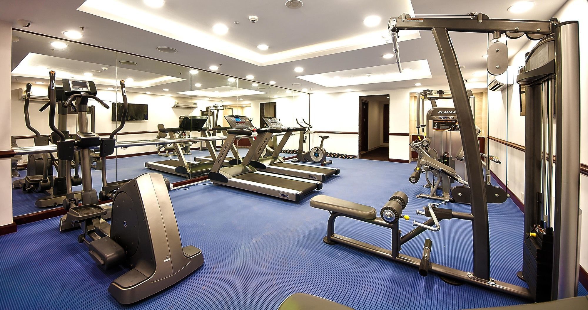 The Golden Plaza Hotel Panchkula Esterno foto