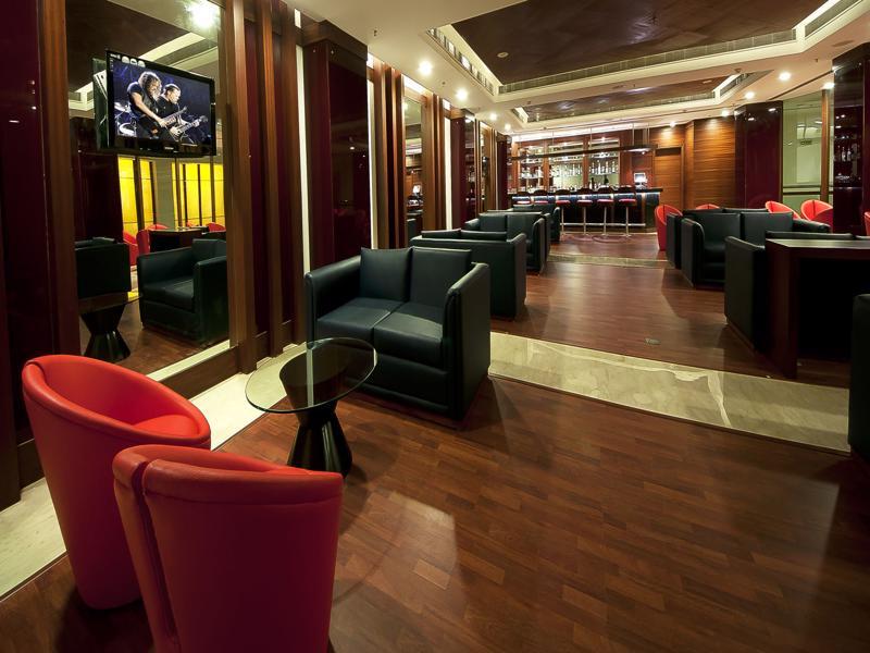 The Golden Plaza Hotel Panchkula Esterno foto