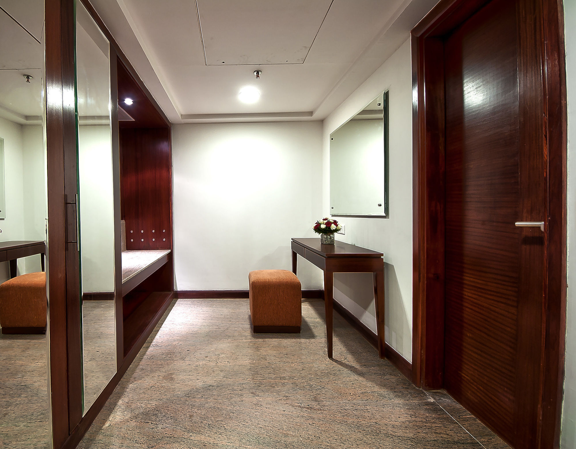 The Golden Plaza Hotel Panchkula Esterno foto