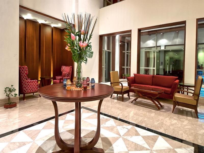 The Golden Plaza Hotel Panchkula Esterno foto