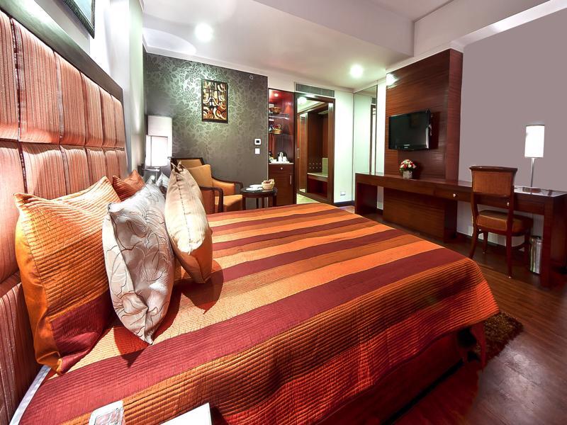 The Golden Plaza Hotel Panchkula Esterno foto